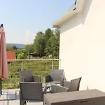 Hollandia Domasa - Nova Kelca, Presovsky Kraj Gæstehus 3*